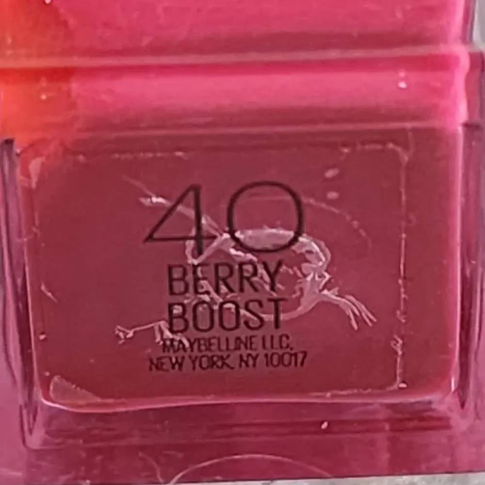 40 BERRY BOOST Vivid Matte Liquid ColorSensational 0.26fl oz Maybelline New York